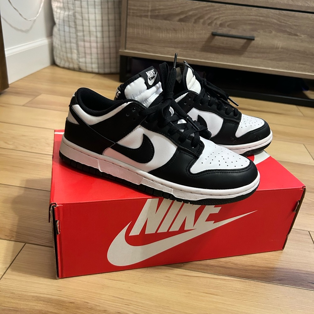 Nike Womens Panda Dunks